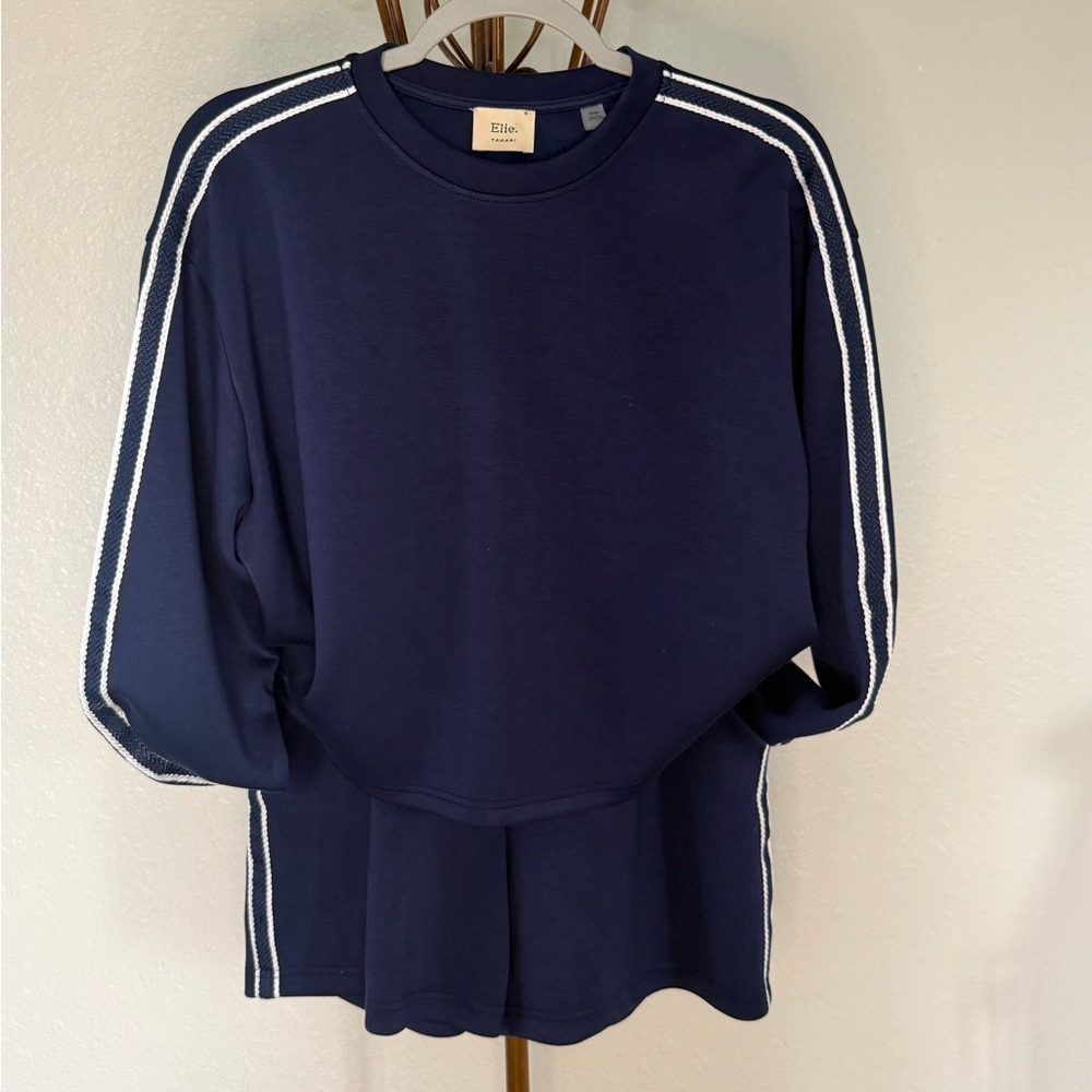 Elie Tahari Navy Lounge Set Sweater & Shorts Medium